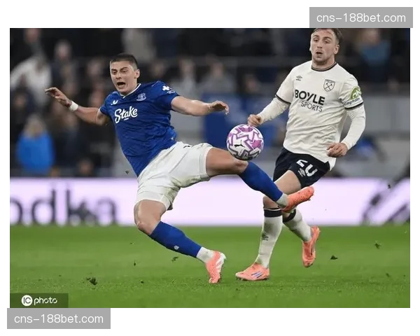 埃弗顿客场惜败西汉姆联 戴奇防守反击战术失效